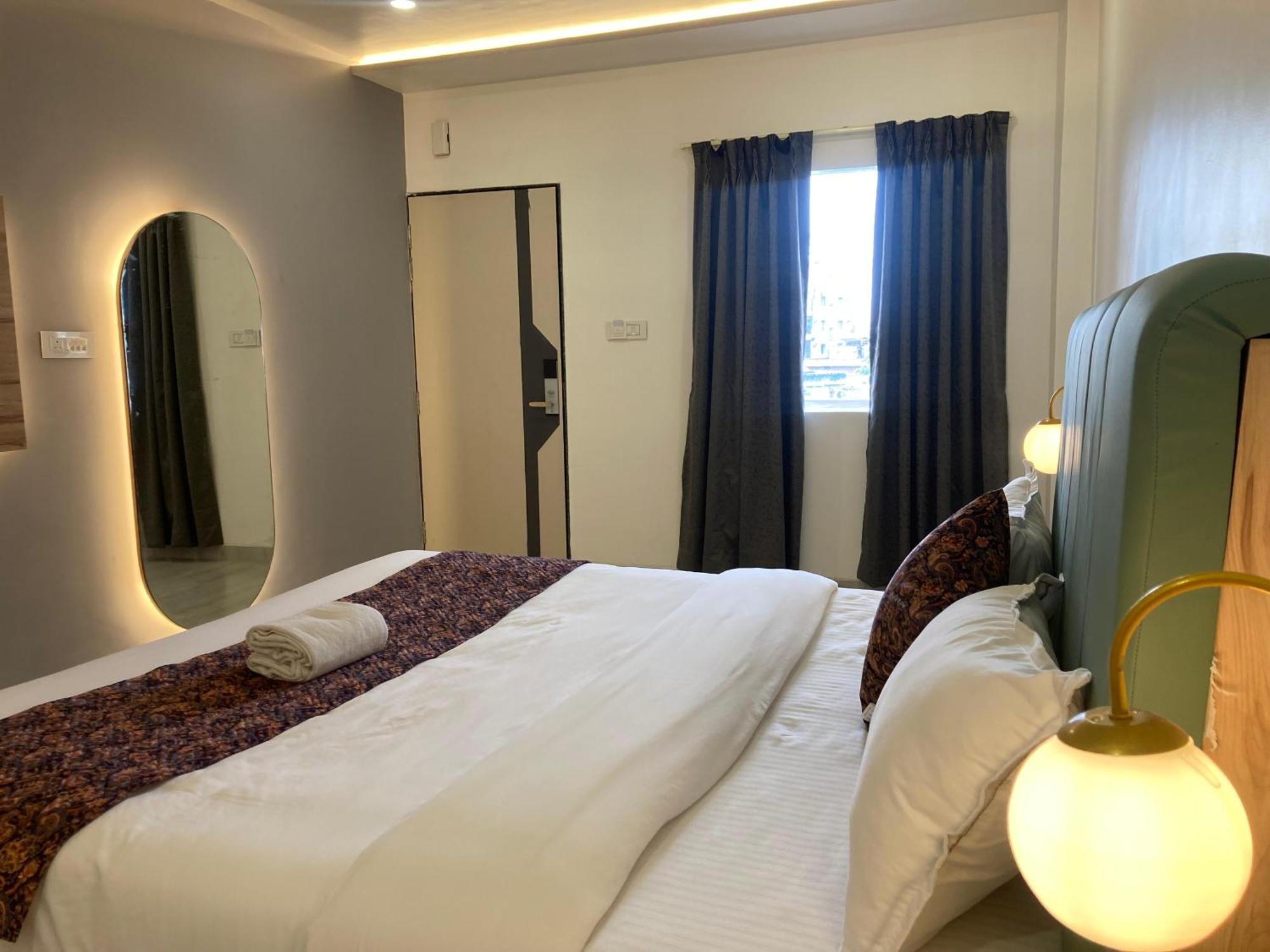 The Lavish Stay Варанаси Екстериор снимка